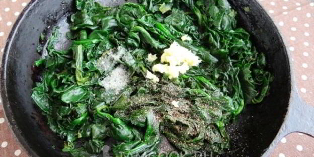 картофельные лепешки со шпинатной начинкой