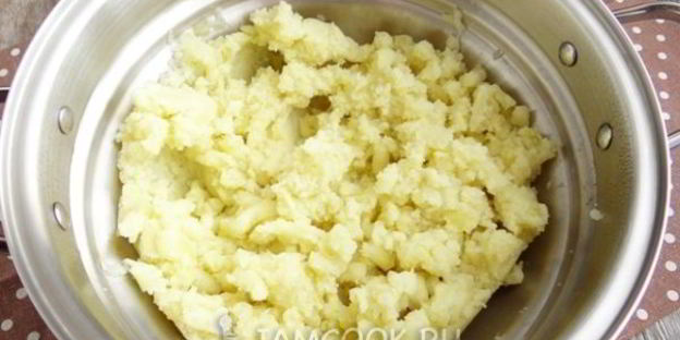 картофельные лепешки со шпинатной начинкой