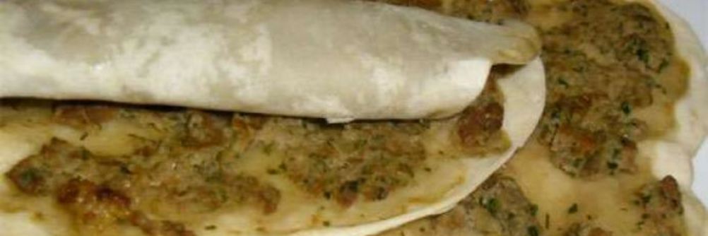 Ламаджо — армянские хрустящие лепешки прослоенные мясным фаршем