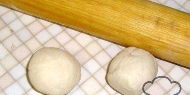 ламаджо — армянские хрустящие лепешки прослоенные мясным фаршем