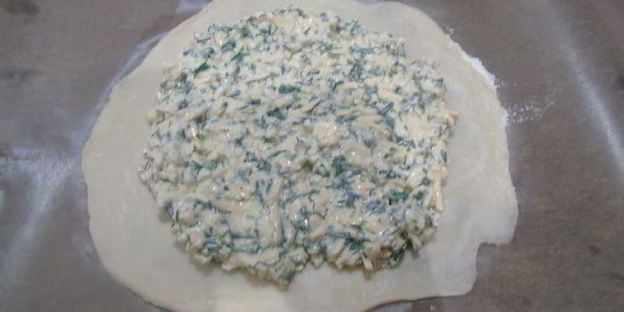 лепешка с сыром и зеленью