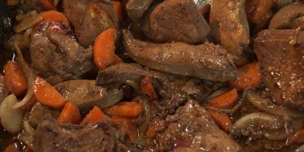 лепешка со свиным паштетом и сладкими овощами