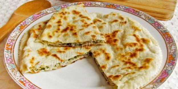 лепешки с брынзой и зеленью