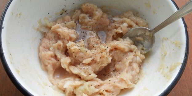 лепешки с куриным фаршем и брынзой