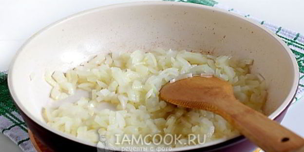 лепешки с начинкой из риса и яйца