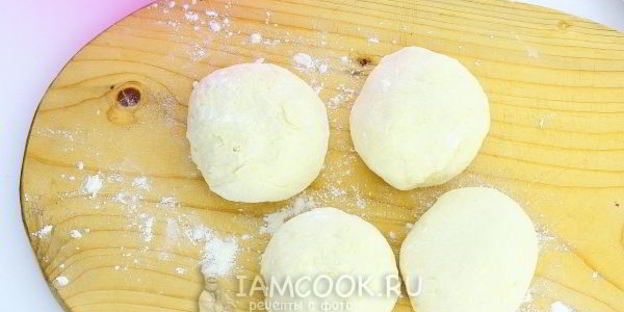 лепешки с сыром и ветчиной на сковороде