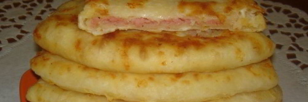 Лепешки с ветчиной и сыром
