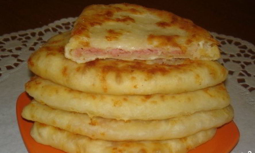 Рецепт лепешек с ветчиной и сыром