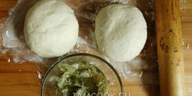 луковая лепешка в духовке