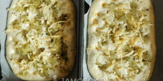 луковая лепешка в духовке