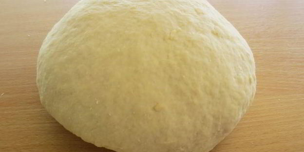 пиде — турецкая лепешка в форме лодочки с начинкой из фарша