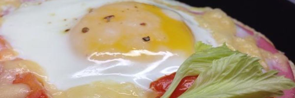 Пита с колбасой, сыром и яйцом