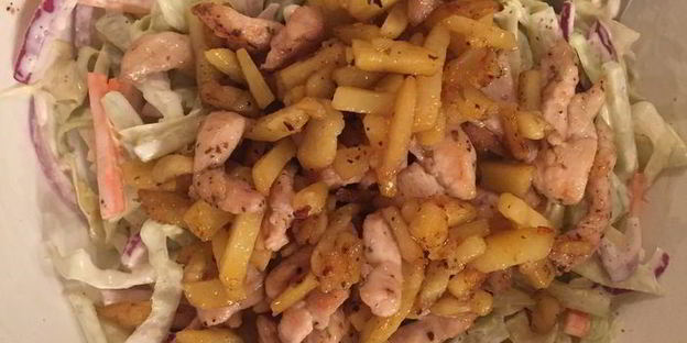 сочная пита с курицей и салатом