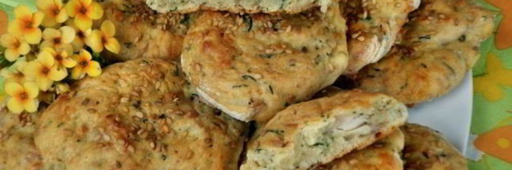 Сырные лепешки с курицей