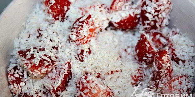 клубнично-кокосовые маффины