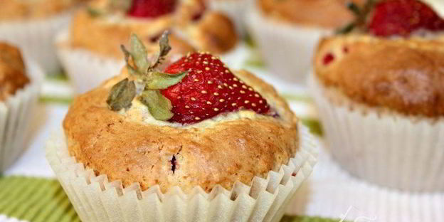 клубнично-кокосовые маффины