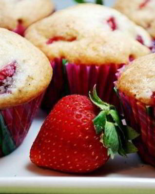 Клубничные маффины на йогурте