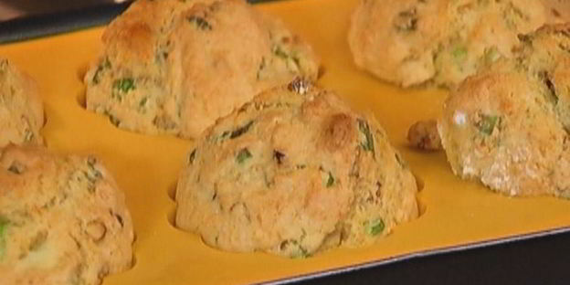 кукурузные маффины с зеленым луком и чили