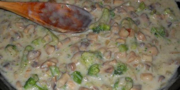 куриные маффины с брокколи и грибами