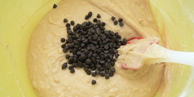 маффины с арахисовой пастой и шоколадными каплями