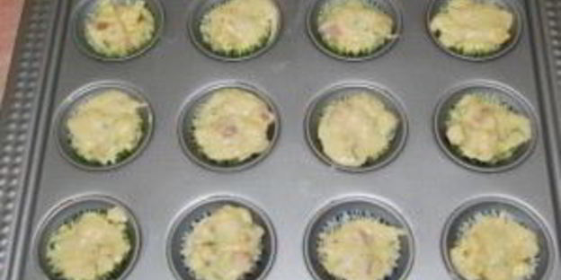 маффины с колбасой и сыром