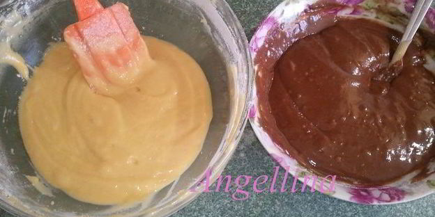 маффины с малиной под соусом из маскарпоне