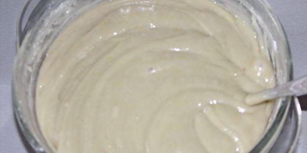 маффины с малиновым сиропом и красной смородиной