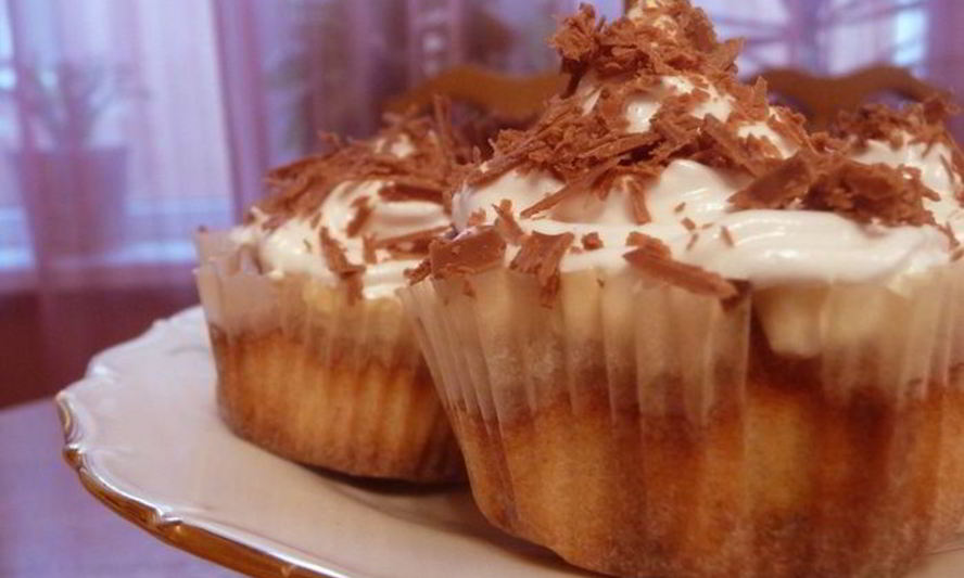 Рецепт маффинов с шоколадом и белковым кремом