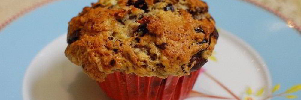 Маффины с шоколадом и вяленой вишней