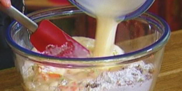 маффины с цукини, морковью и орехами пекан