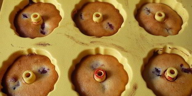 нежные манные маффины с малиной