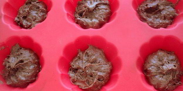 шоколадные маффины с сюрпризом