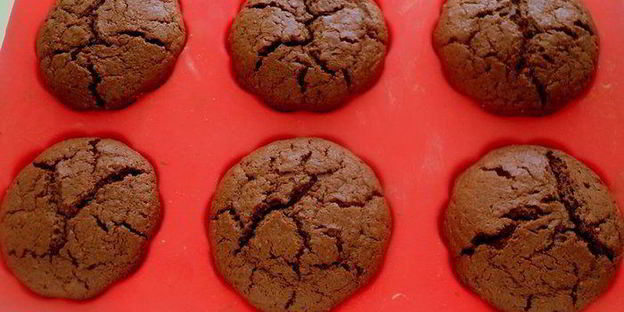 шоколадные маффины с сюрпризом