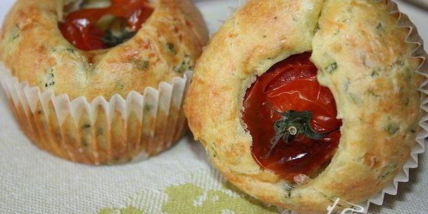 сырные маффины с помидоркой черри