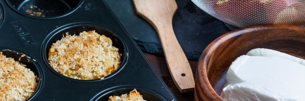 Яблочно-творожные овсяные маффины с кокосовым штрейзелем