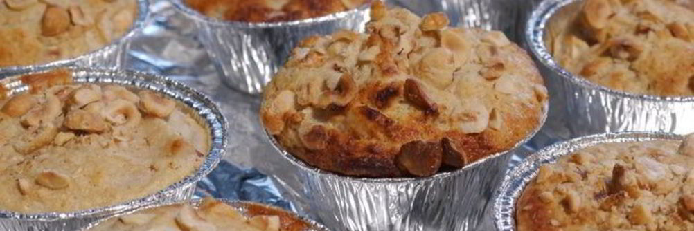 Яблочные маффины на кефире с орехами и отрубями