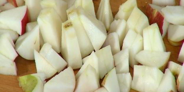 яблочные маффины на кефире с орехами и отрубями