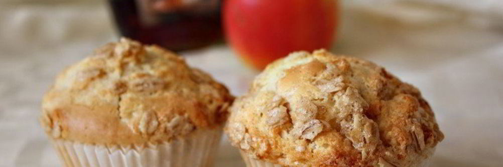 Яблочные маффины с овсяной посыпкой