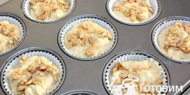 яблочные маффины с овсяной посыпкой