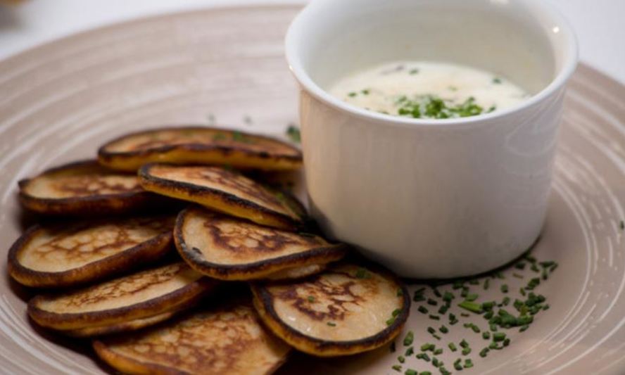 Рецепт гречневых оладий с грибным соусом