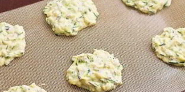 кабачковые оладьи в духовке