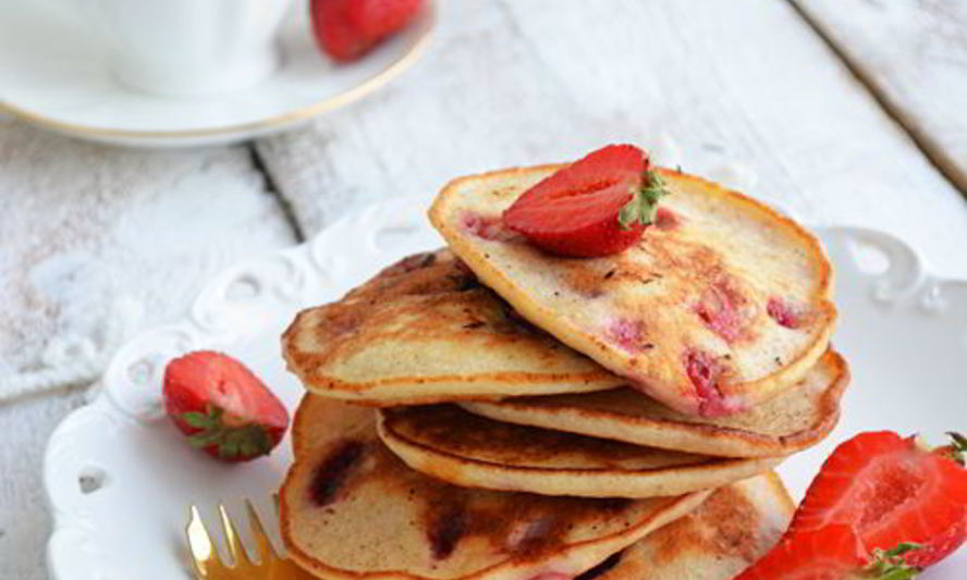 Рецепт клубничных оладий с рикоттой