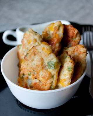 Куриные оладьи с кукурузой и фасолью