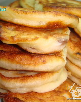 Оладушки творожные с изюмом