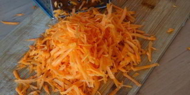 оладьи из пекинской капусты с огуречным соусом