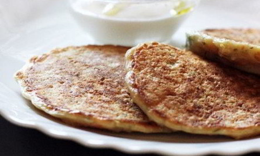 Рецепт оладий с киноа и овощами