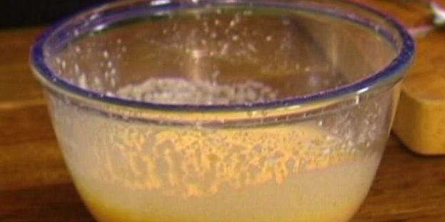 оладьи с яблоками, финиками и фисташками