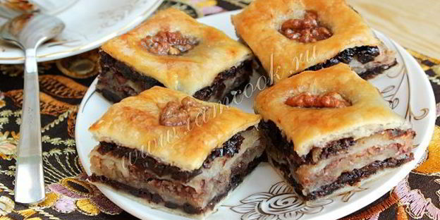 пахлава из слоеного теста