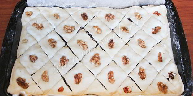 пахлава из слоеного теста