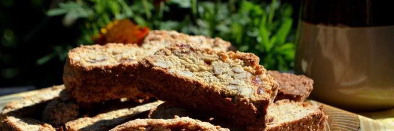 Бискотти с финиками и орехами